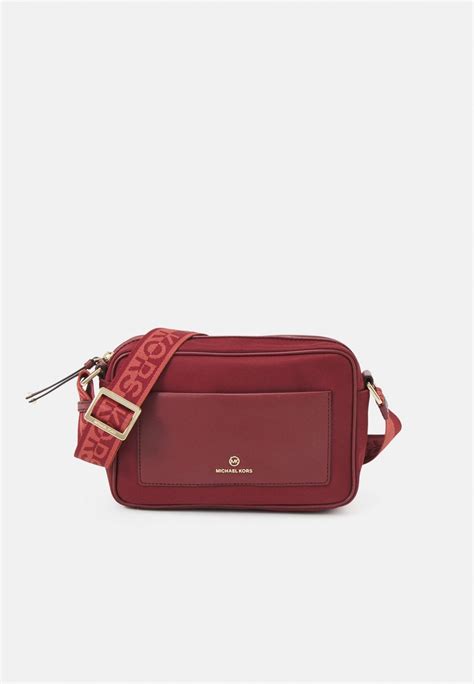 michael kors umhängetasche mit kettenhenkel bordeaux|Michael Michael Kors Handtasche mit Kettenhenkel .